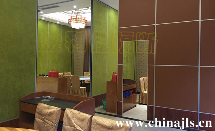活動(dòng)隔斷墻自動(dòng)密封門中門